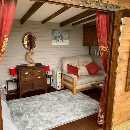 Cherry Tree Glamping Lodge Wellington  Exterior photo