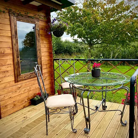 Cherry Tree Glamping Lodge Wellington  Exterior photo