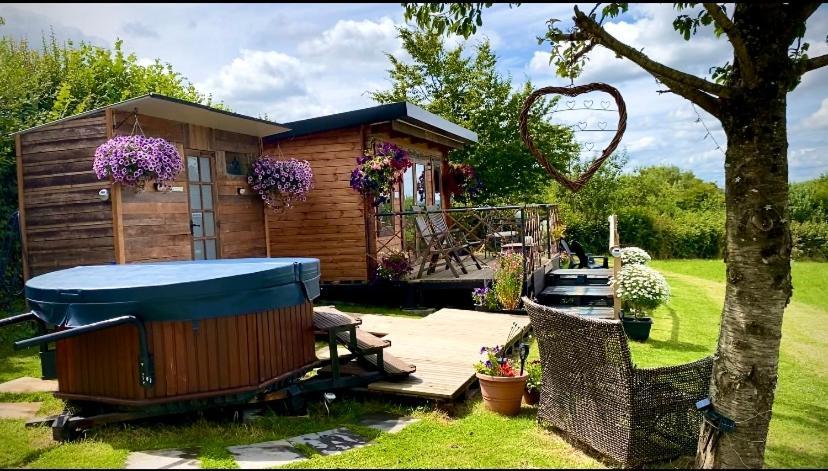 Cherry Tree Glamping Campsite *